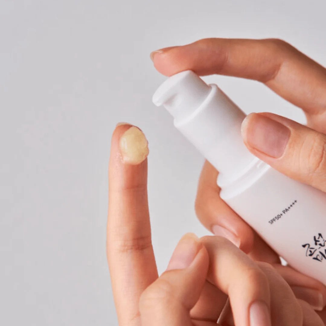 Beauty_of_Joseon_-_Ginseng_Moist_Sun_Serum_SPF_50_PA_texture_-_Seoulful_Skincare
