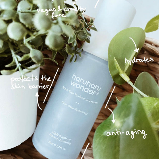 Haruharu_Wonder_-_Black_Rice_Hyaluronic_Essence_50ml_Texture_-3_Seoulful_Skincare