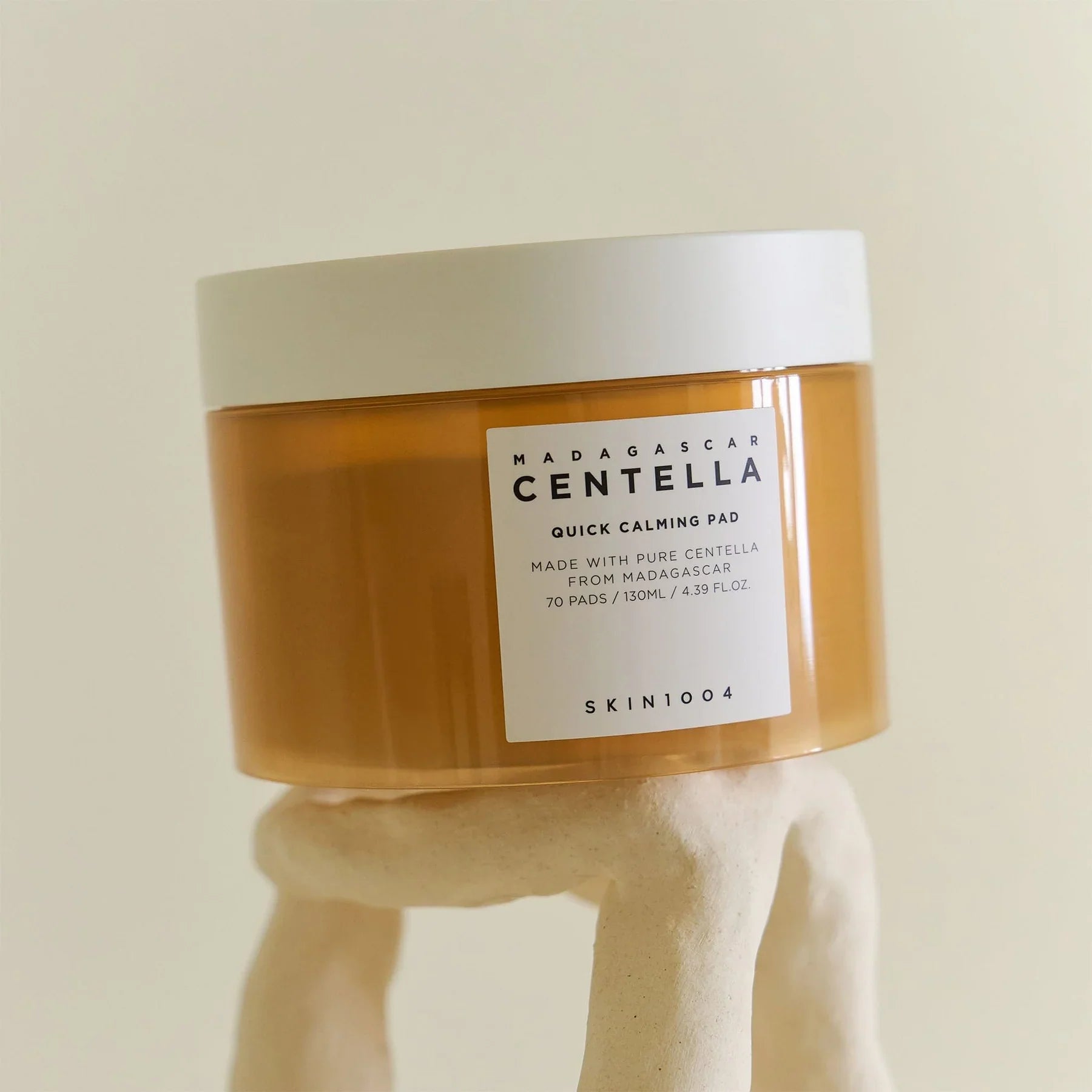 SKIN1004_-_Madagascar_Centella_Quick_Calming_Pad_70_pads_130ml_Lifestyle_2-_Seoulful_Skincare