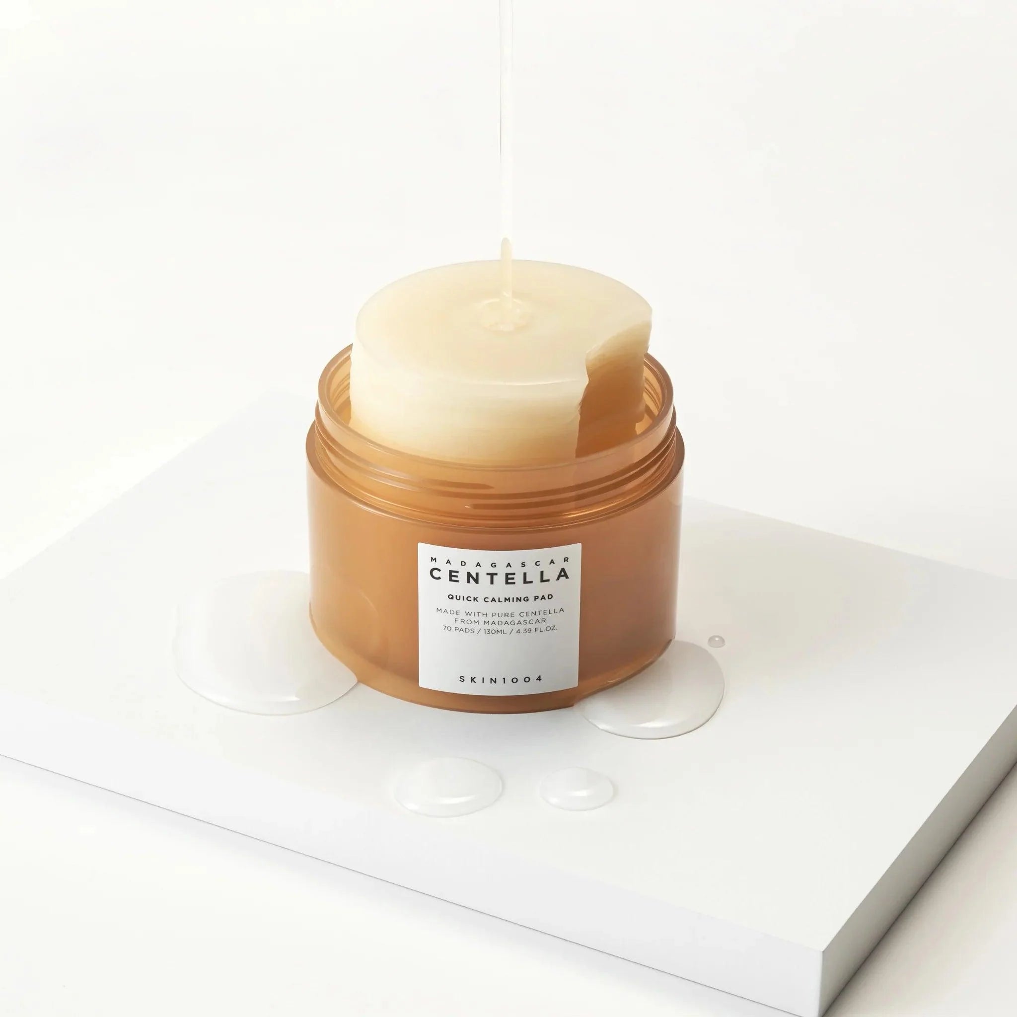 SKIN1004_-_Madagascar_Centella_Quick_Calming_Pad_70_pads_130ml_Lifestyle_3-_Seoulful_Skincare