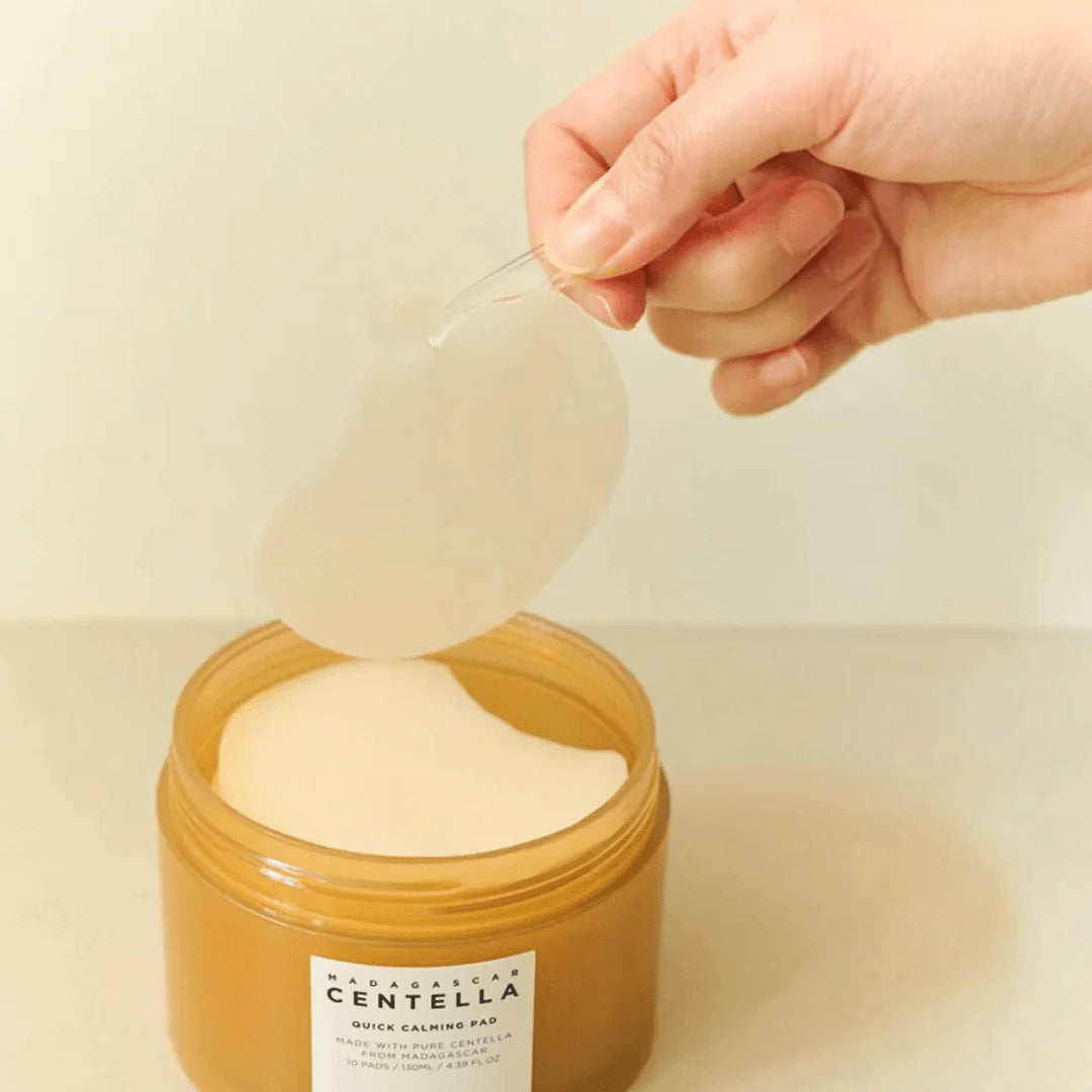 SKIN1004_-_Madagascar_Centella_Quick_Calming_Pad_70_pads_130ml_Lifestyle_5-_Seoulful_Skincare