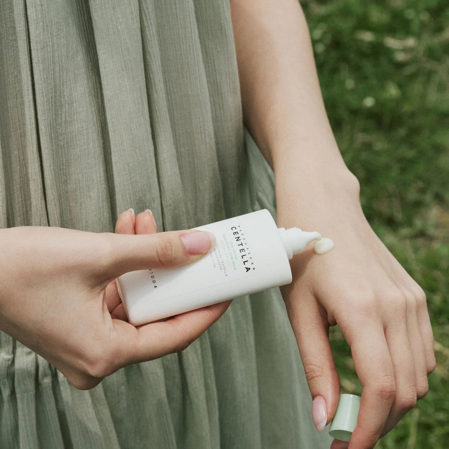 SKIN1004_-_Tea-Trica_Soothing_Sun_Milk_SPF_50_PA_50ml_Comparison_3-_Seoulful_Skincare