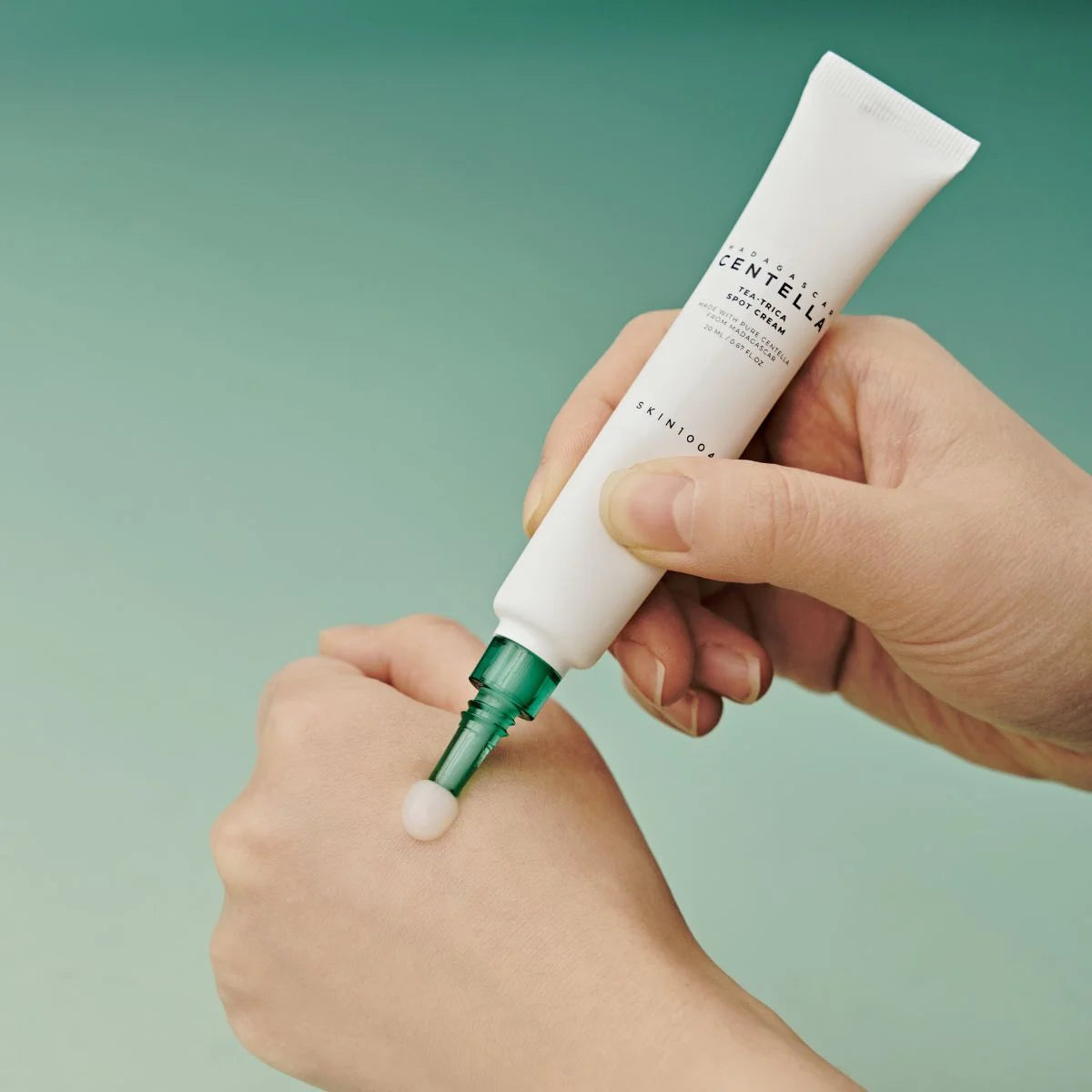 SKIN1004_-_Tea-Trica_Spot_Cream_30ml_Lifestyle_1-_Seoulful_Skincare