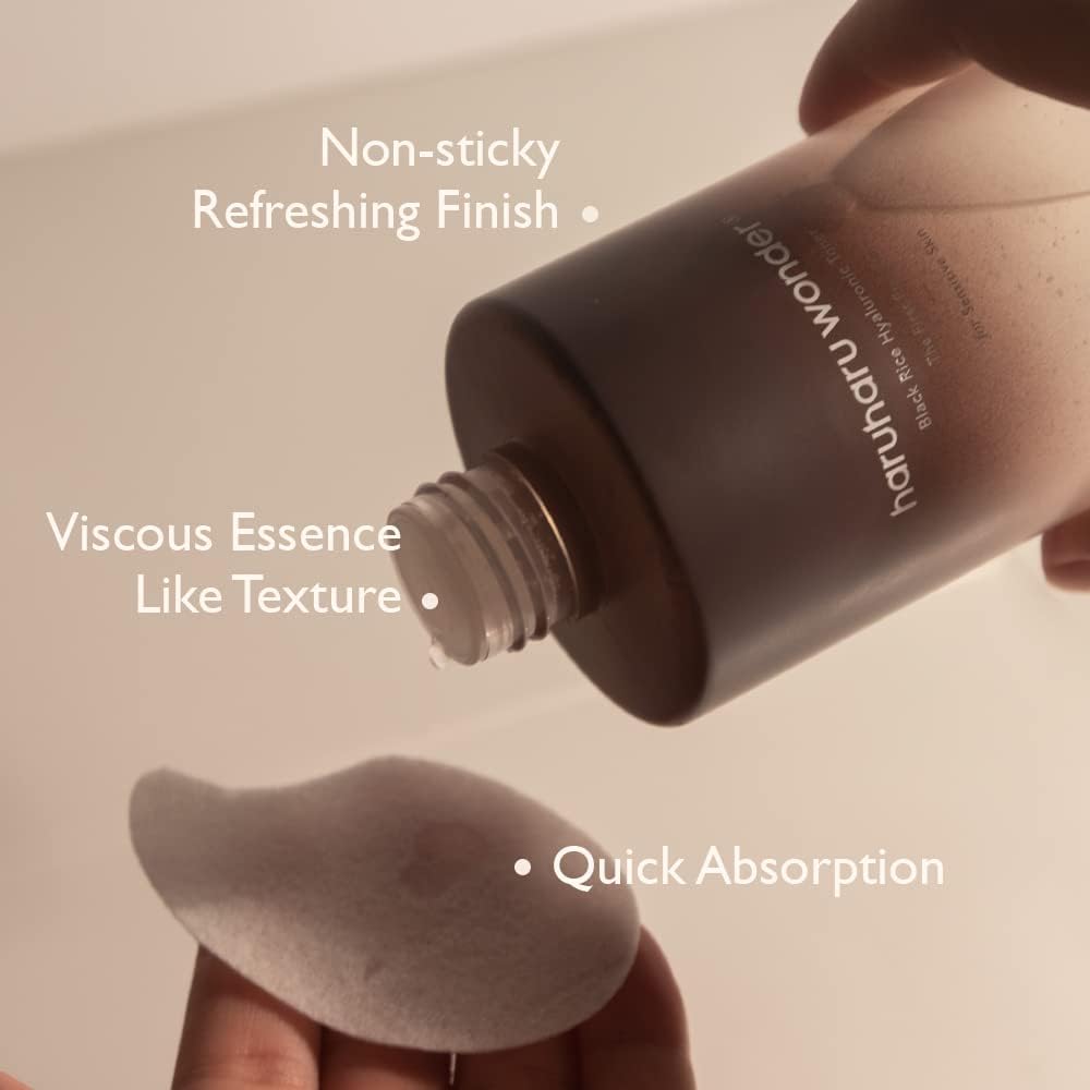 Haruharu_Wonder_-_Black_Rice_Hyaluronic_Toner_for_Sensitive_Skin_150ml_300ml_Texture-_Seoulful_Skincare